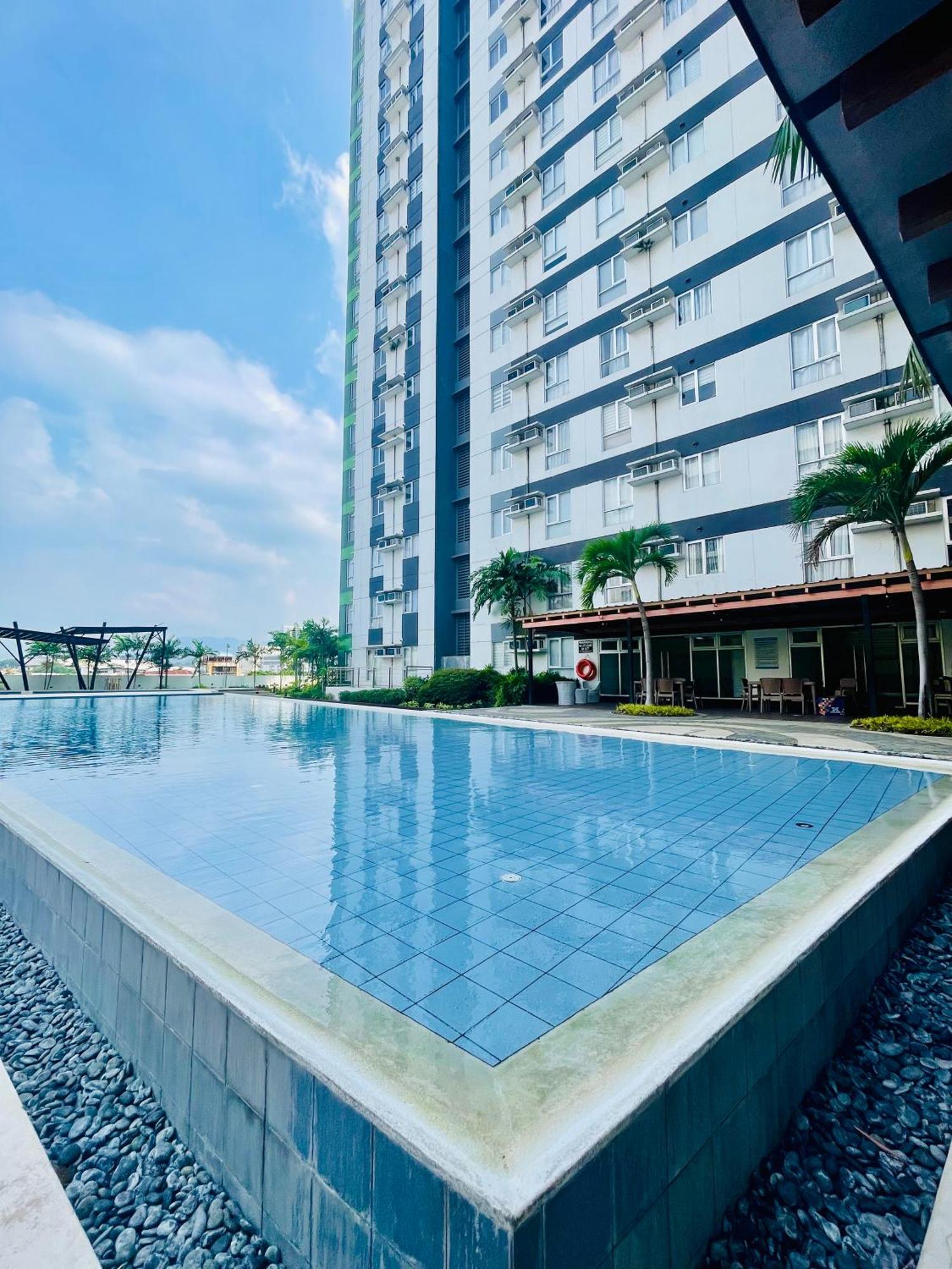 2-Bedroom Condo Unit With Balcony At Centrio Tower Beside Ayala Centrio Mall Downtown Cdo Cagayan de Oro Bagian luar foto