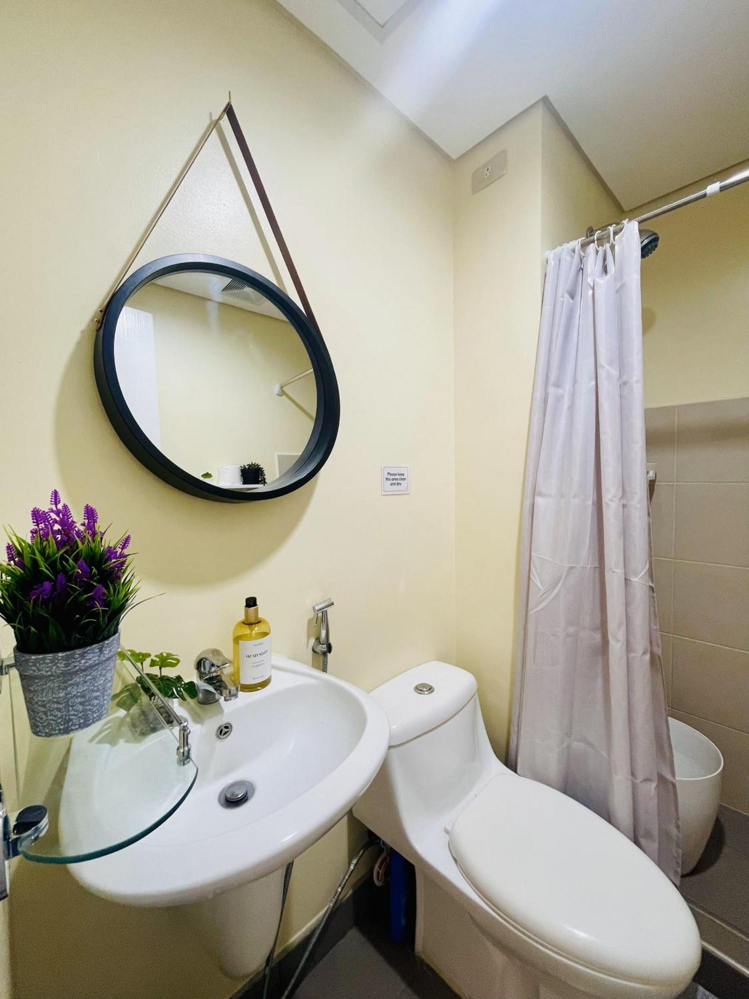 2-Bedroom Condo Unit With Balcony At Centrio Tower Beside Ayala Centrio Mall Downtown Cdo Cagayan de Oro Bagian luar foto