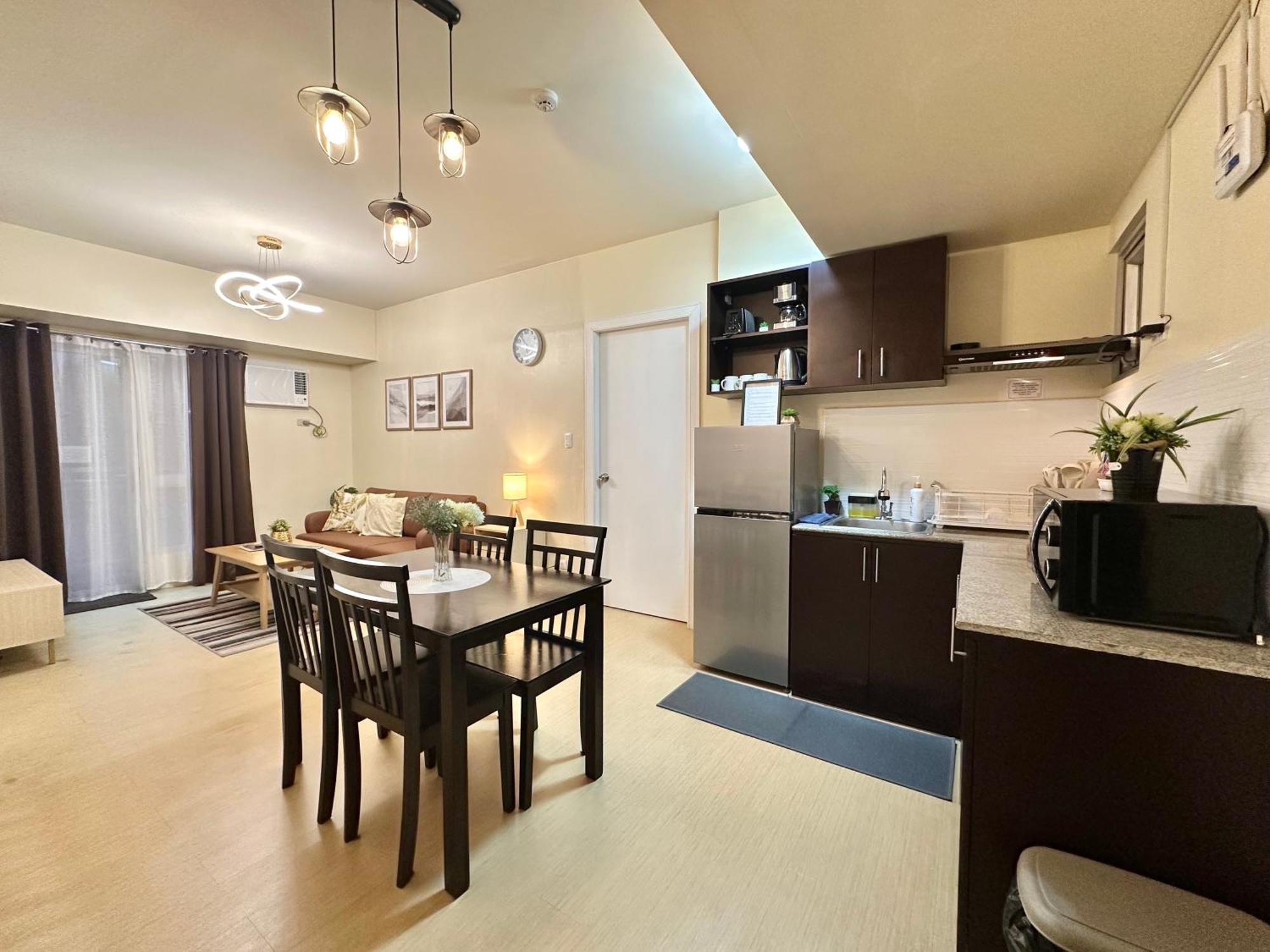 2-Bedroom Condo Unit With Balcony At Centrio Tower Beside Ayala Centrio Mall Downtown Cdo Cagayan de Oro Bagian luar foto