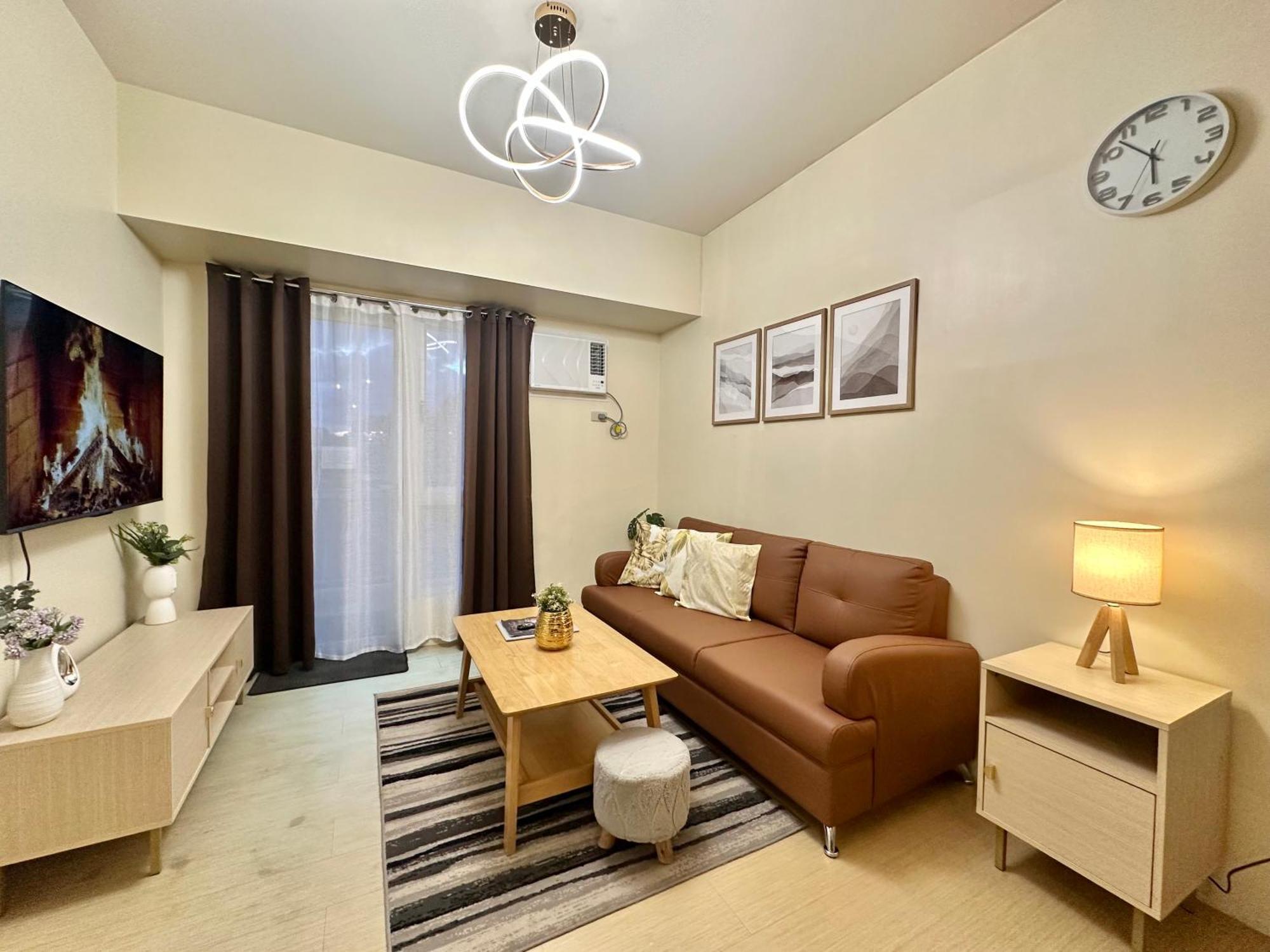 2-Bedroom Condo Unit With Balcony At Centrio Tower Beside Ayala Centrio Mall Downtown Cdo Cagayan de Oro Bagian luar foto