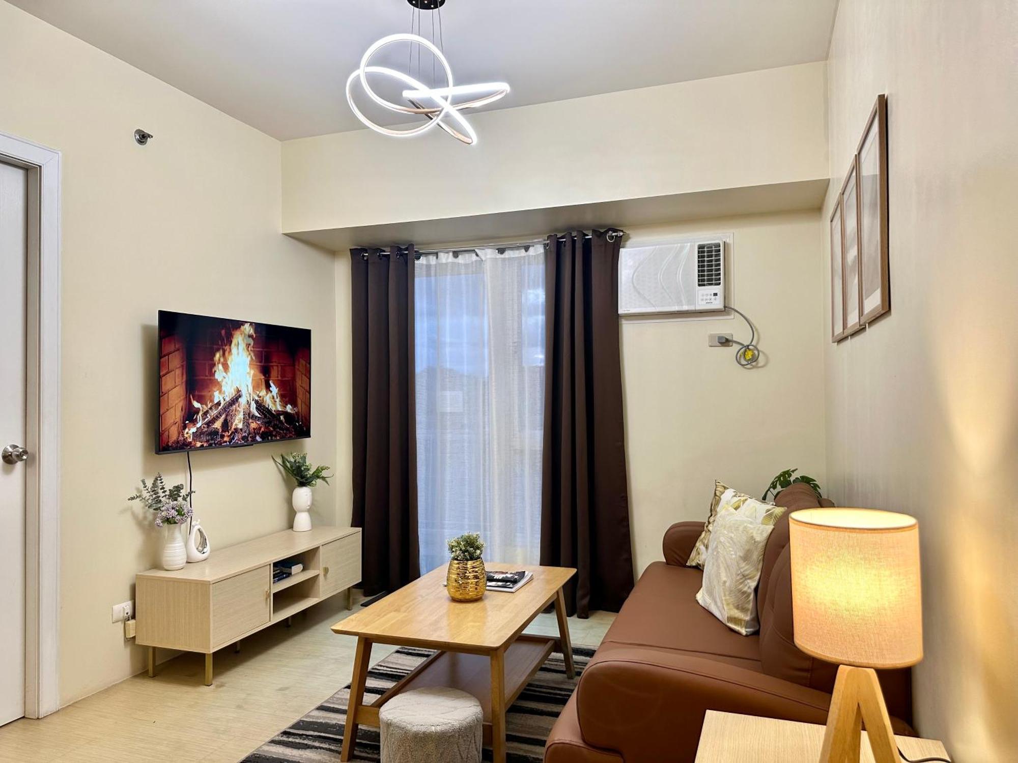 2-Bedroom Condo Unit With Balcony At Centrio Tower Beside Ayala Centrio Mall Downtown Cdo Cagayan de Oro Bagian luar foto