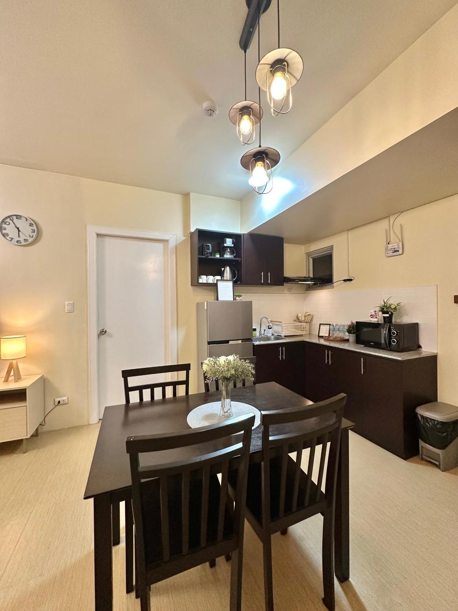 2-Bedroom Condo Unit With Balcony At Centrio Tower Beside Ayala Centrio Mall Downtown Cdo Cagayan de Oro Bagian luar foto