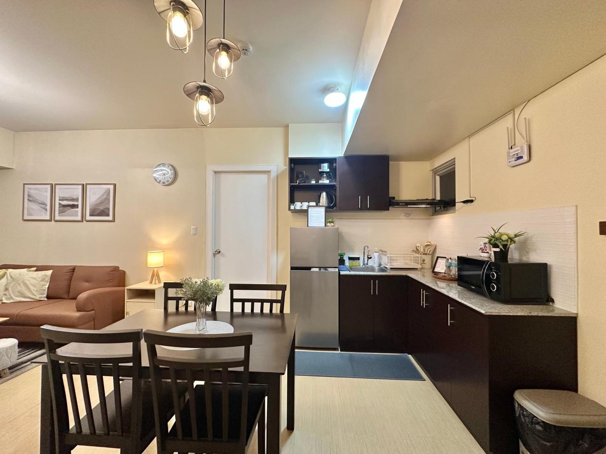 2-Bedroom Condo Unit With Balcony At Centrio Tower Beside Ayala Centrio Mall Downtown Cdo Cagayan de Oro Bagian luar foto