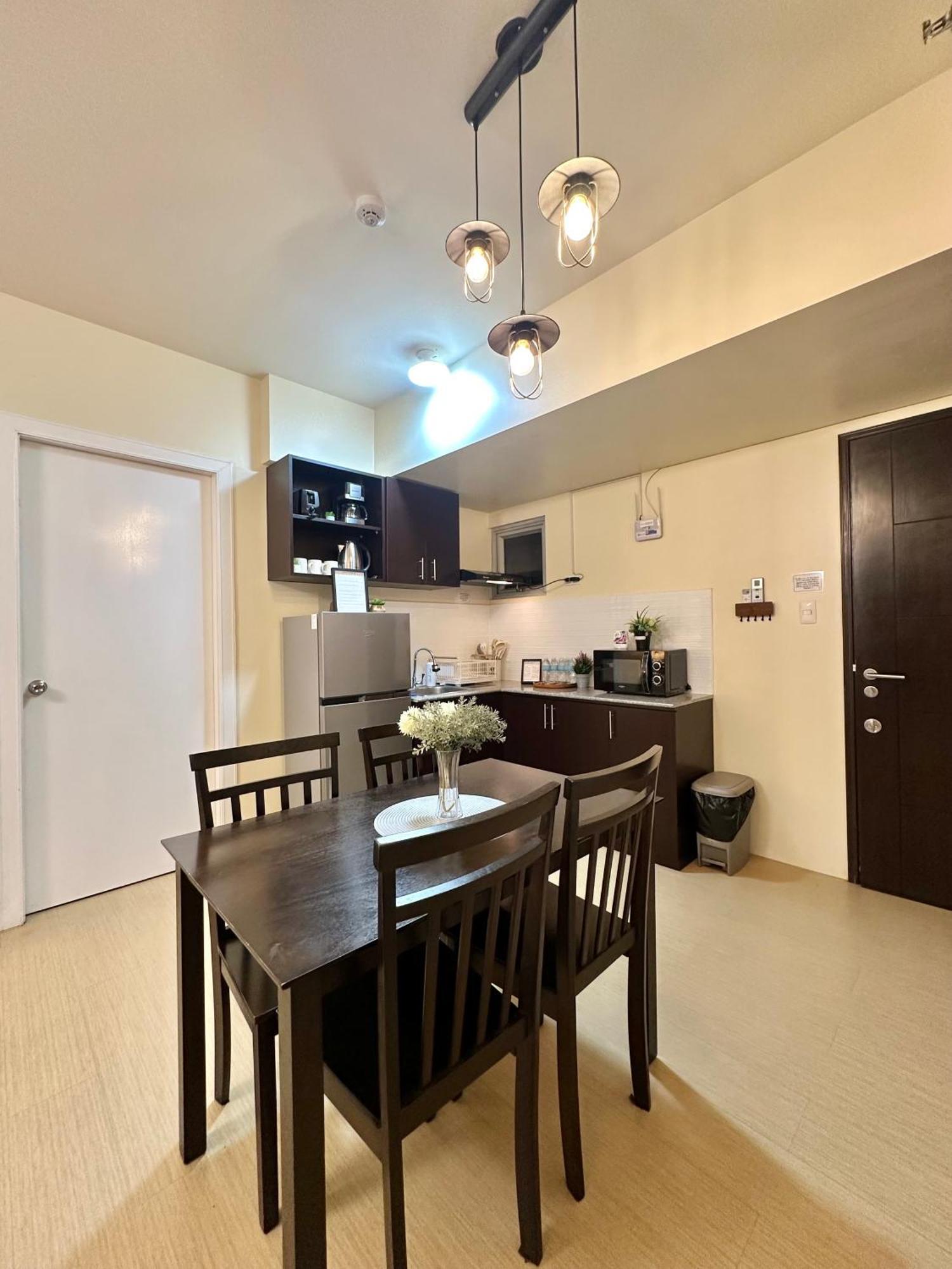 2-Bedroom Condo Unit With Balcony At Centrio Tower Beside Ayala Centrio Mall Downtown Cdo Cagayan de Oro Bagian luar foto